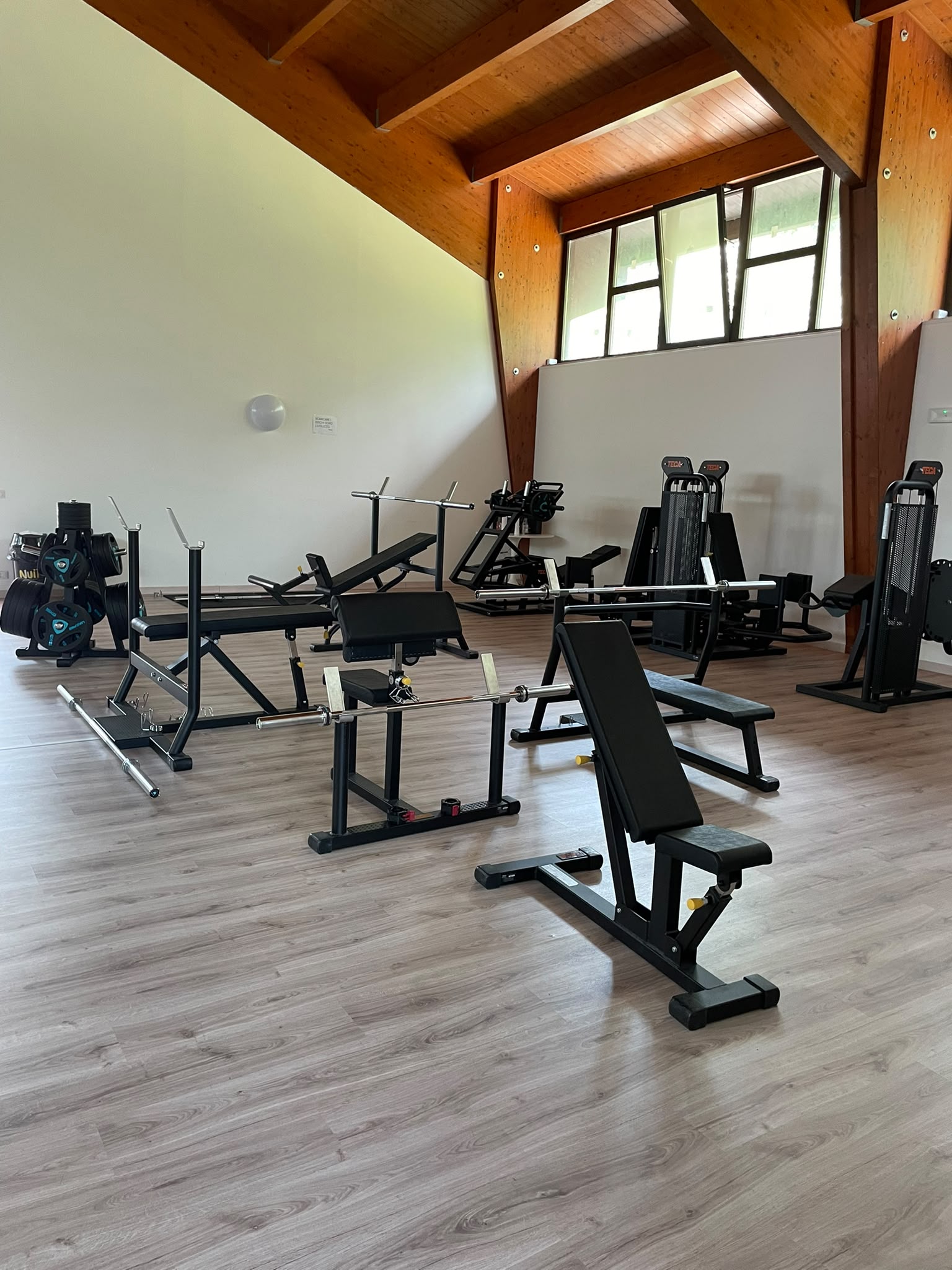 Sala attrezzi: Ulteriore vista dell’area destinata all’allenamento.